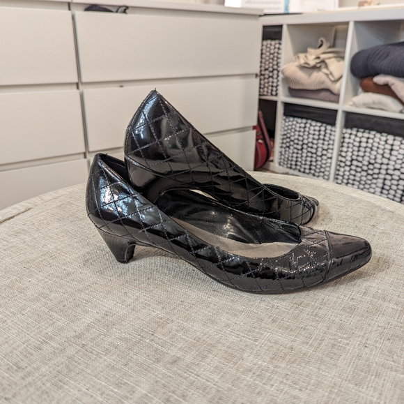 Me Too NY Emerson Quilted Patent Leather Kitten Heel - Picture 6 of 10